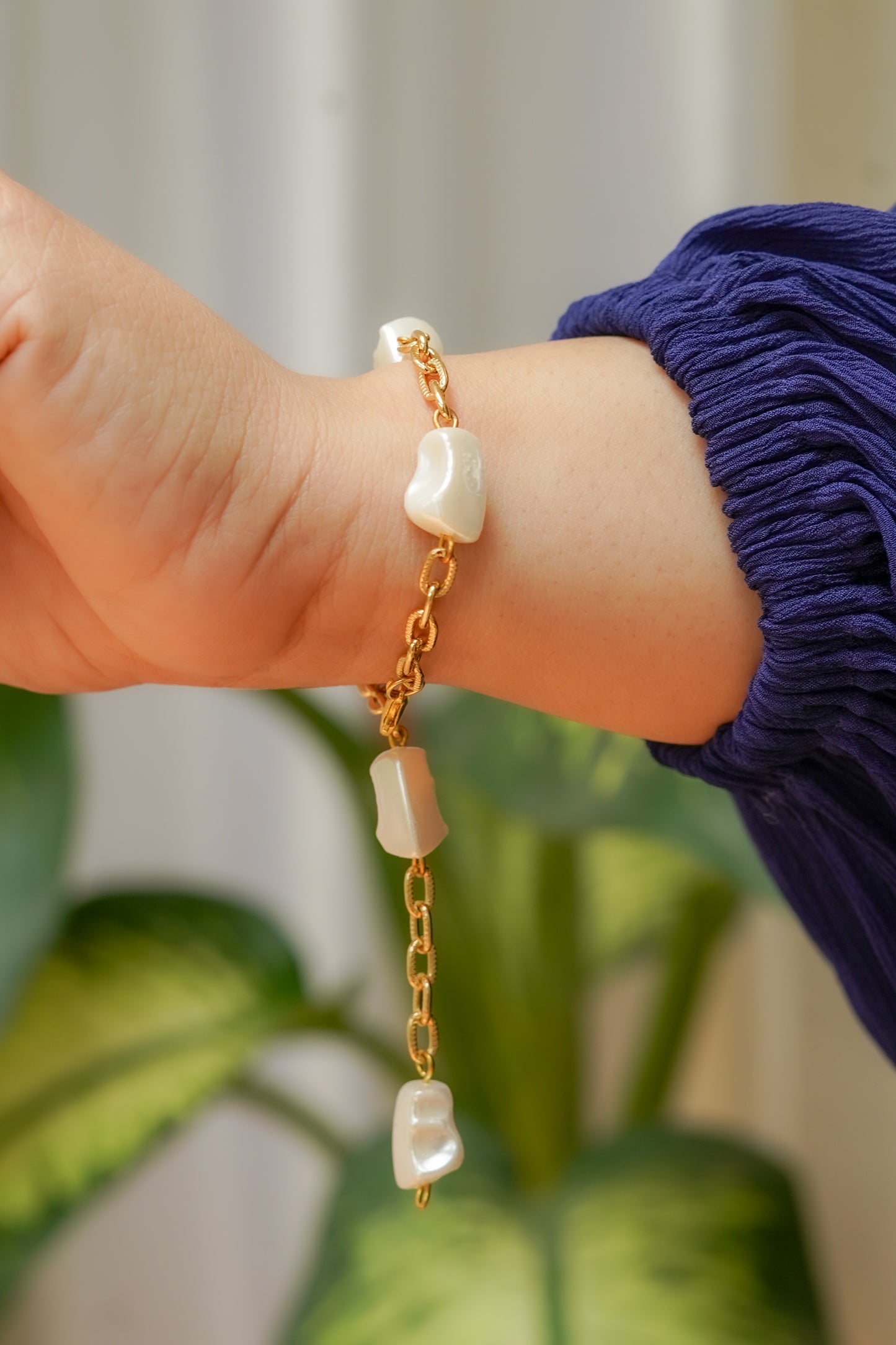 Single string pearl bracelet