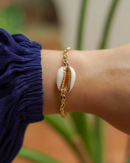 Single Conch Bracelet